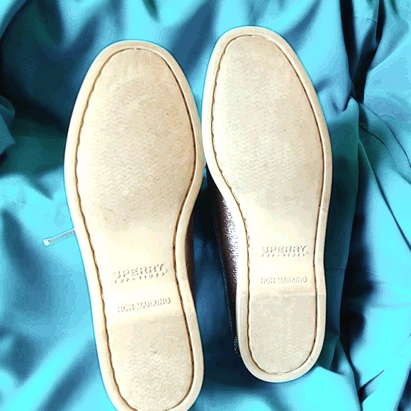 Sperry Top Sider. Size 7 1/2 M Gently Used - Picture 2 of 3